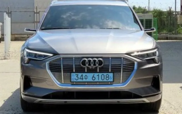 수원수입중고차매매사이트 e-트론 55 콰트로 매물 사진 2 - 2023/09 25,187km