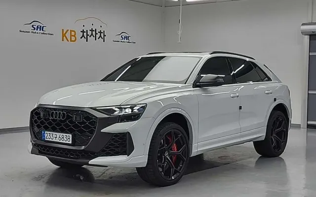 수원수입중고차매매사이트 RSQ8 퍼포먼스 매물 사진 11 - 2025/09 5,385km