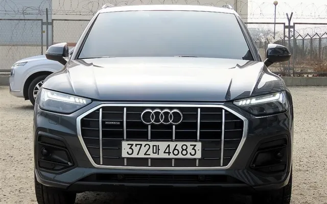 수원수입중고차매매사이트 Q5 (FY) 45 TFSI 콰트로 스포트백 매물 사진 1 - 2024/11 15,637km